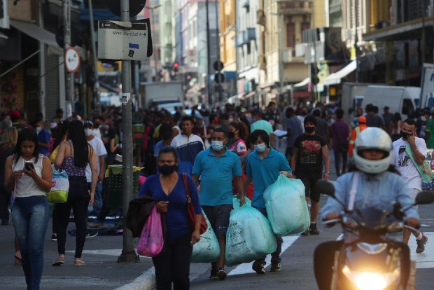 In Brazil, moms are bearing the brunt of pandemics blow