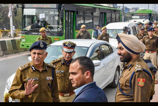 Delhi police issues 3,284 challans for traffic violations on Holi