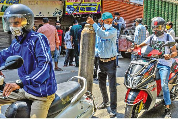 Online Benefactors: Social media, a godsend for COVID-hit masses Online Benefactors: Social media, a godsend for COVID-hit masses