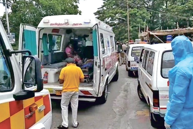 Ambulances with patients queue up as Salem govt hospital runs out of beds Ambulances with patients queue up as Salem govt hospital runs out of beds