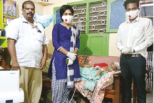 Veterinarian uses oxygen concentrators to save lives