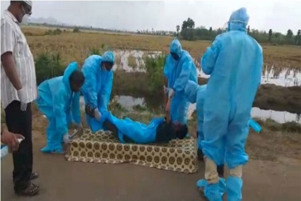 Ambulance driver in Andhra suspended for leaving COVID patients body on road