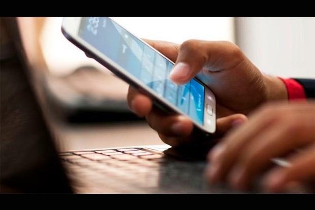 Study finds people are persuaded by social media messages, not view numbers