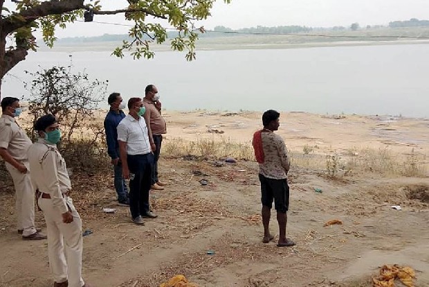 More bodies found floating in Varanasi, Chandauli More bodies found floating in Varanasi, Chandauli