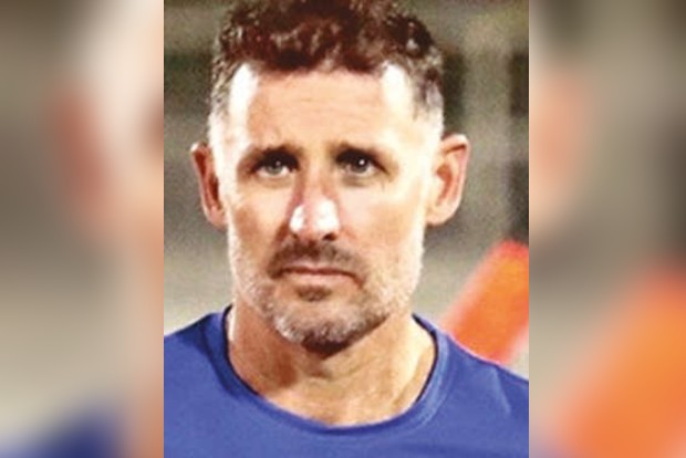 Hussey recovers from COVID, Saha tests +ve again