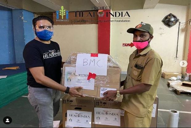 Anupam Kher donates oxygen concentrators, BiPAP machines to BMC for COVID crisis Anupam Kher donates oxygen concentrators, BiPAP machines to BMC for COVID crisis