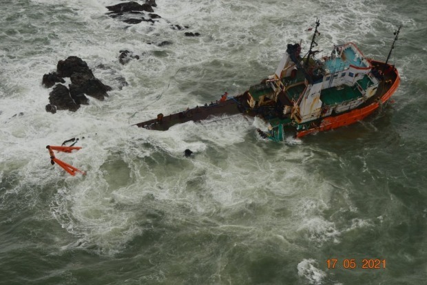 Cyclone Tauktae: 49 dead on sunk barge, search on for 37 missing, more than 600 ONGC staff rescued Cyclone Tauktae: 49 dead on sunk barge, search on for 37 missing, more than 600 ONGC staff rescued
