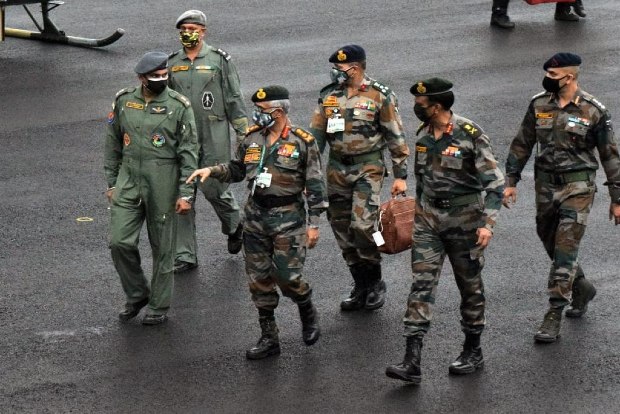 Indian Army Chief reviews operation preparedness along China border
