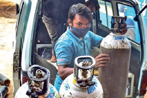 Non-COVID patients struggle to find beds, oxygen Non-COVID patients struggle to find beds, oxygen