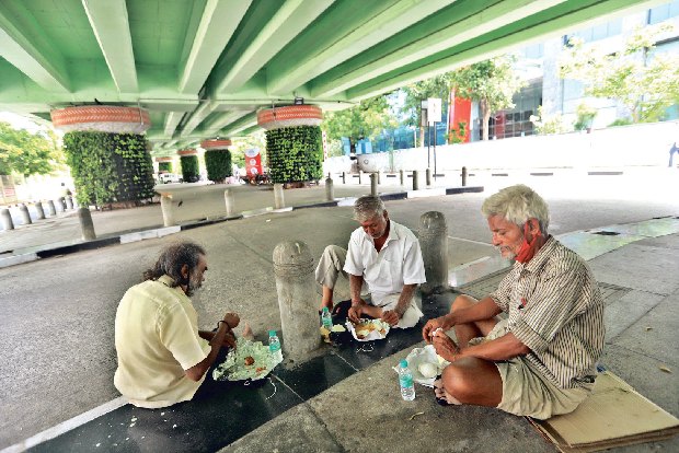 Corpn rescues homeless persons, sends them to night shelters