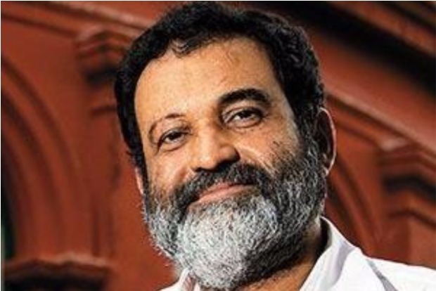 They have clear double standards: Pai slams large social media platforms