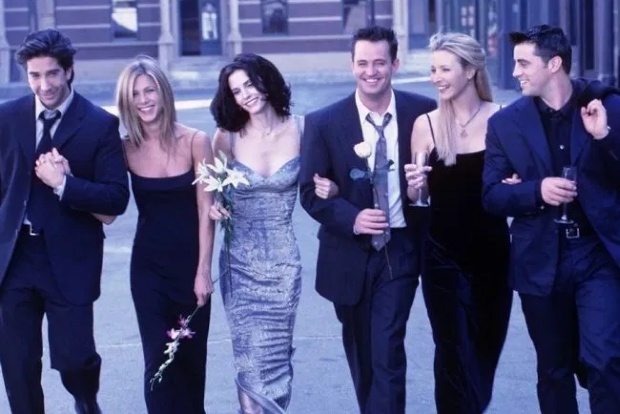 Jennifer Aniston shares BTS clip from sets of Friends