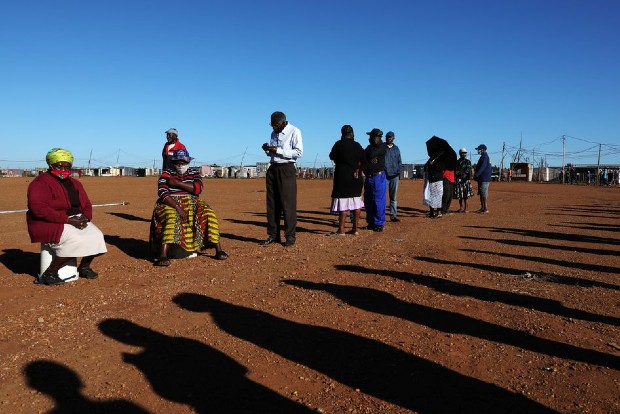 South Africans vote in local govt polls