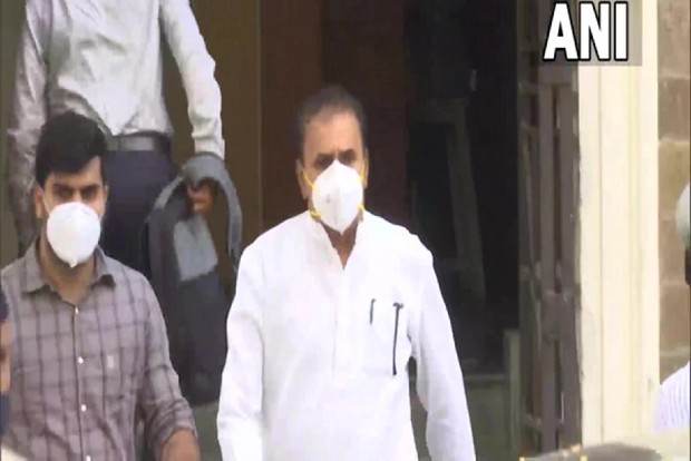 Mumbai: ED takes Anil Deshmukh for medical examination after his arrest