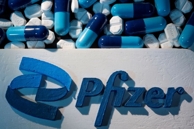 Pfizer says COVID-19 pill cut hospital, death risk by 90 pc
