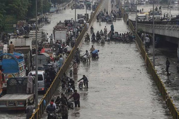 MET issues red alert for 16 districts, including Chennai, Tiruvallur, Kancheepuram MET issues red alert for 16 districts, including Chennai, Tiruvallur, Kancheepuram
