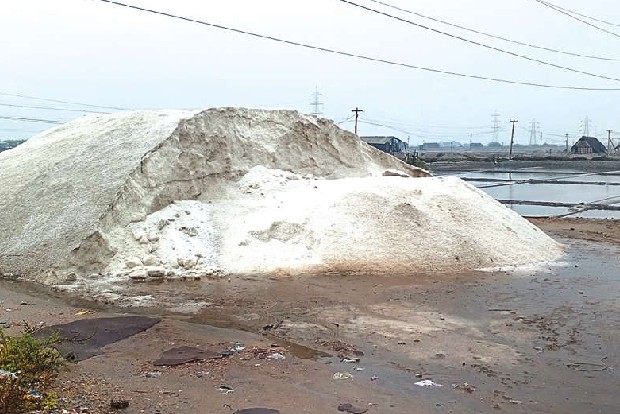Steady demand, low production lead to increase in salt price