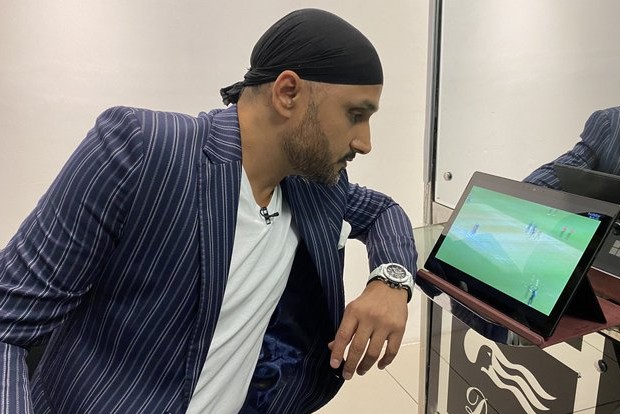 Harbhajan Singh names his all-time T20 XI, leaves Kohli, Yuvaraj