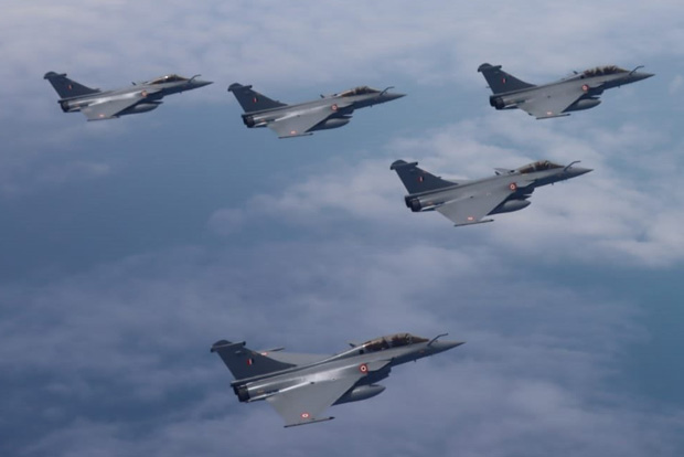 French journal makes fresh claims of kickbacks in Rafale deal