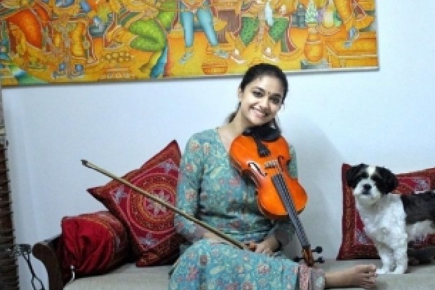 Keerthy Suresh turns violinist for Sarkaru Vaari Paata
