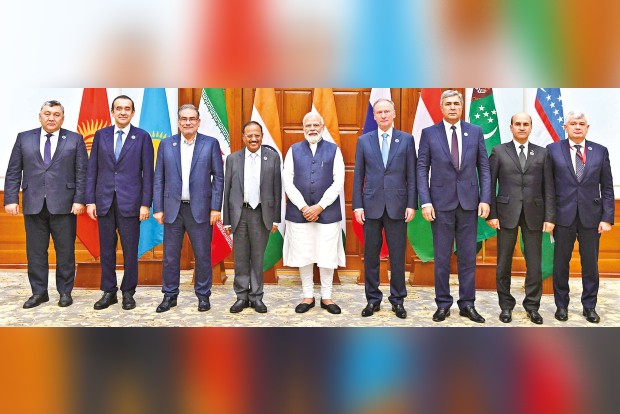 Top security officials call on PM Modi