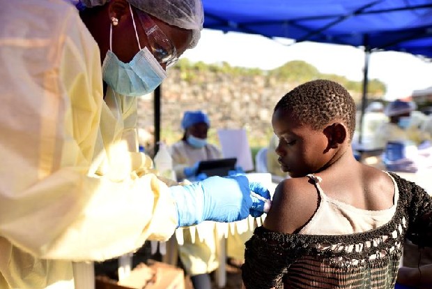 Oxford starts human trials of Ebola vaccine