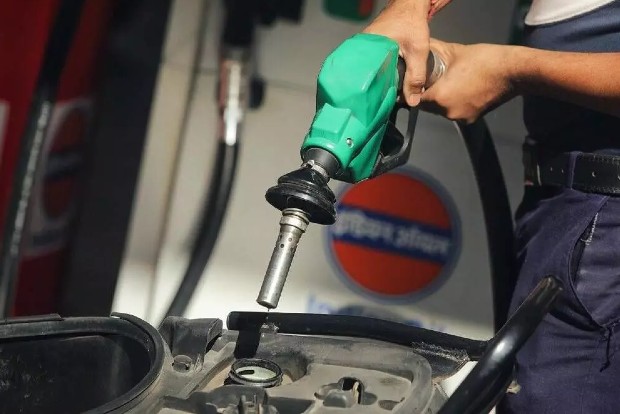 Fuel prices continue to be steady as global oil prices soften