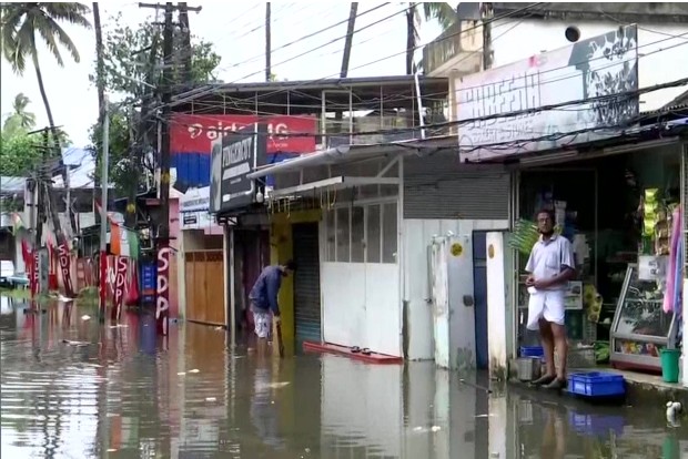 Heavy rains lash Kerala, red alert declared in Ernakulam, Idukki, Thrissur by IMD