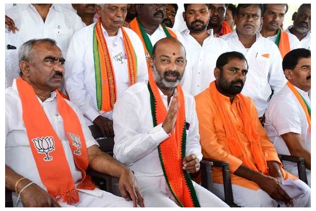 TRS, BJP cadres clash again in Telangana