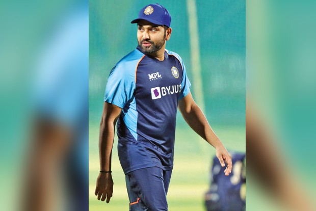 Skipper Rohit Sharma, Rahul Dravid go down memory lane
