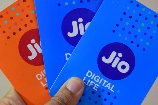 Jio tops 4G chart in download speed, Airtel, Vi reduce gap in Oct: Trai data