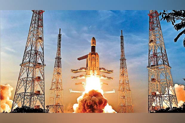 Chandrayaan avoids hitting NASA orbiter