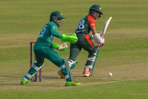 Hasan Ali, Wasim help Pak restrict Bangladesh to 127/7 in  first T20I