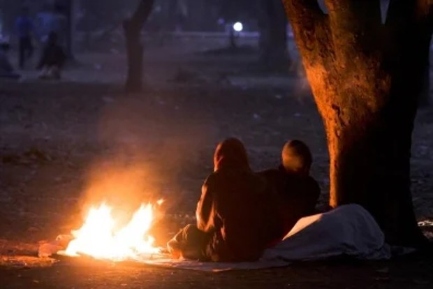 Night temperature drops below zero in Kashmir