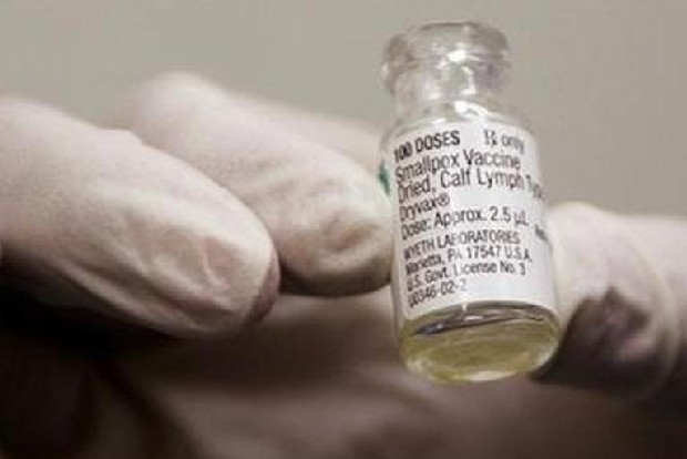 Smallpox vials found in US lab point to virus leak risks