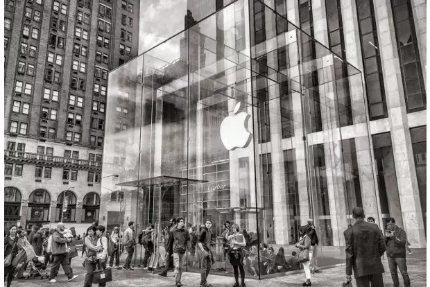 Apple delays digital drivers license until 2022