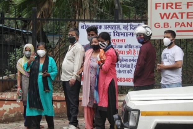 5 hospitalised with breathing problem, burning eyes in Delhi
