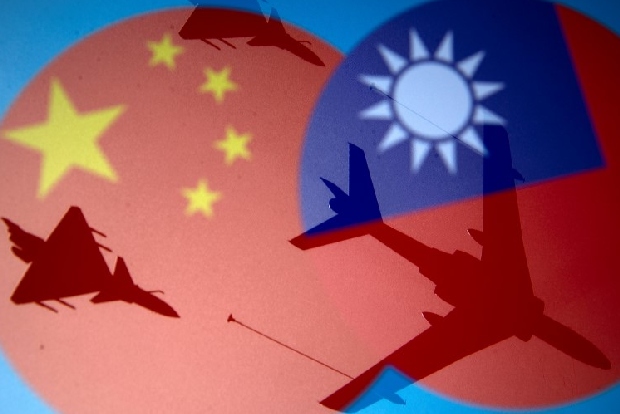 US lawmakers visit Taiwan, China conducts military patrols