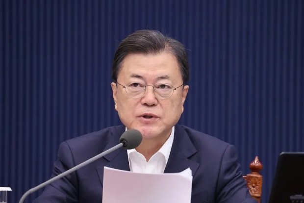 South Korean president urges rapid administration of booster shots against Covid-19