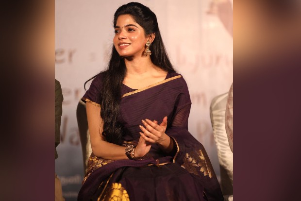 Actress Divya Bharathi turns emotional at Bachelor pre-release press meet