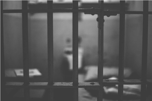 Prisoners drag ex-min to SL top court Prisoners drag ex-min to SL top court