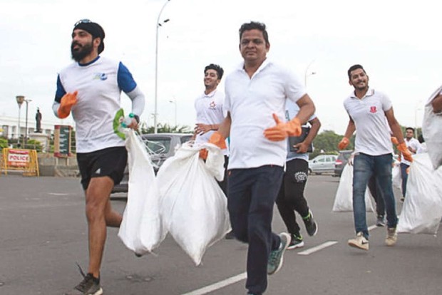 Shun plastic for one month, plogman of India urges citizens Shun plastic for one month, plogman of India urges citizens