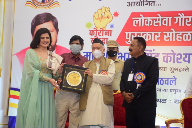 Maharashtra Governor honours actress Zareen Khan, 34 others for Covid work