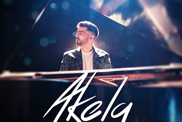 Charans music video Akela features Rohit Roy, Munawar Faruqui