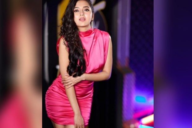 Tejasswi gets naughty in the house, flirts with Bigg Boss