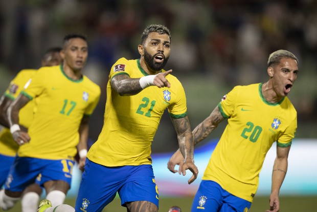 Brazil wins and Argentina draws away in World Cup qualifiers