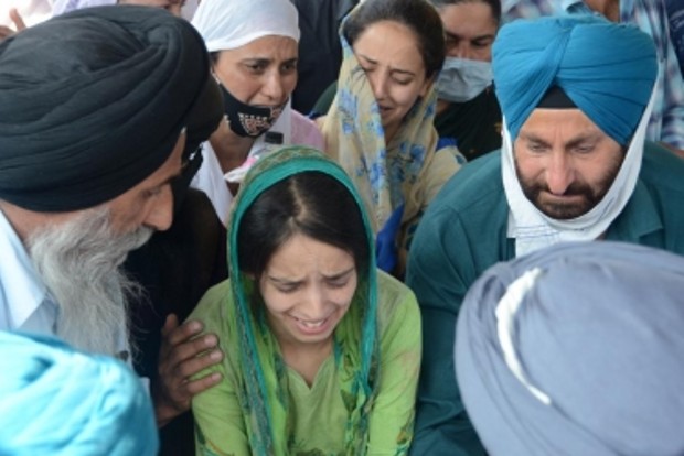 Sikh mourners seek death for killers of civilians in Srinagar