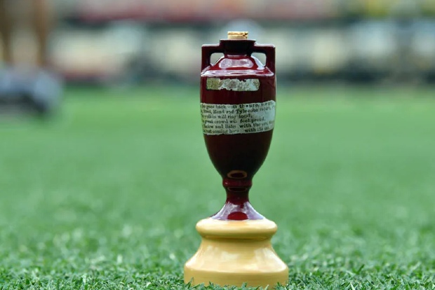 England selects experienced squad for Ashes