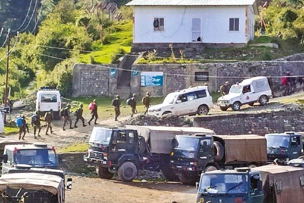 Army officer and 4 soldiers killed in gunfight with ultras