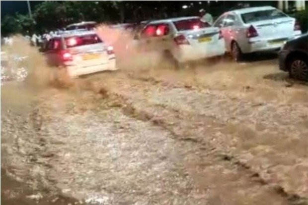 Bluru airport flooded, travellers face harrowing time